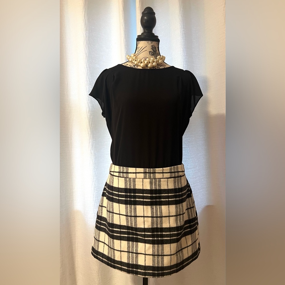 Forever 21 Black and Cream Plaid Mini Skirt